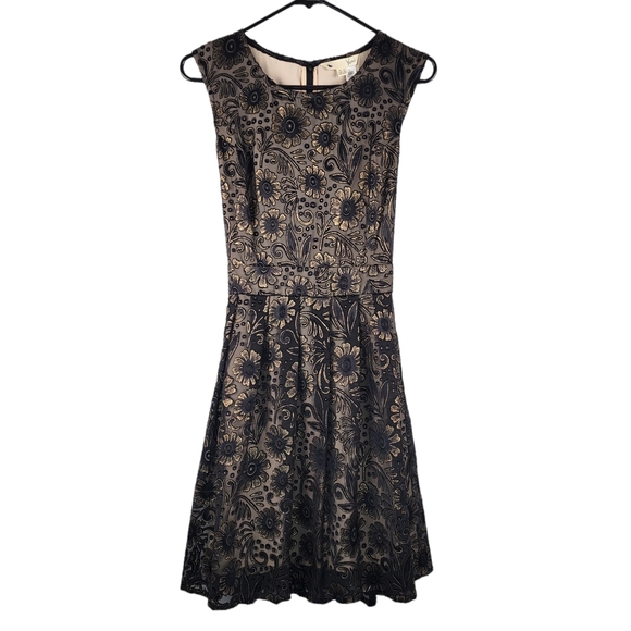 Yumi Dresses & Skirts - Yumi Black & Metallic Gold Lace Cocktail Dress 8 / 10